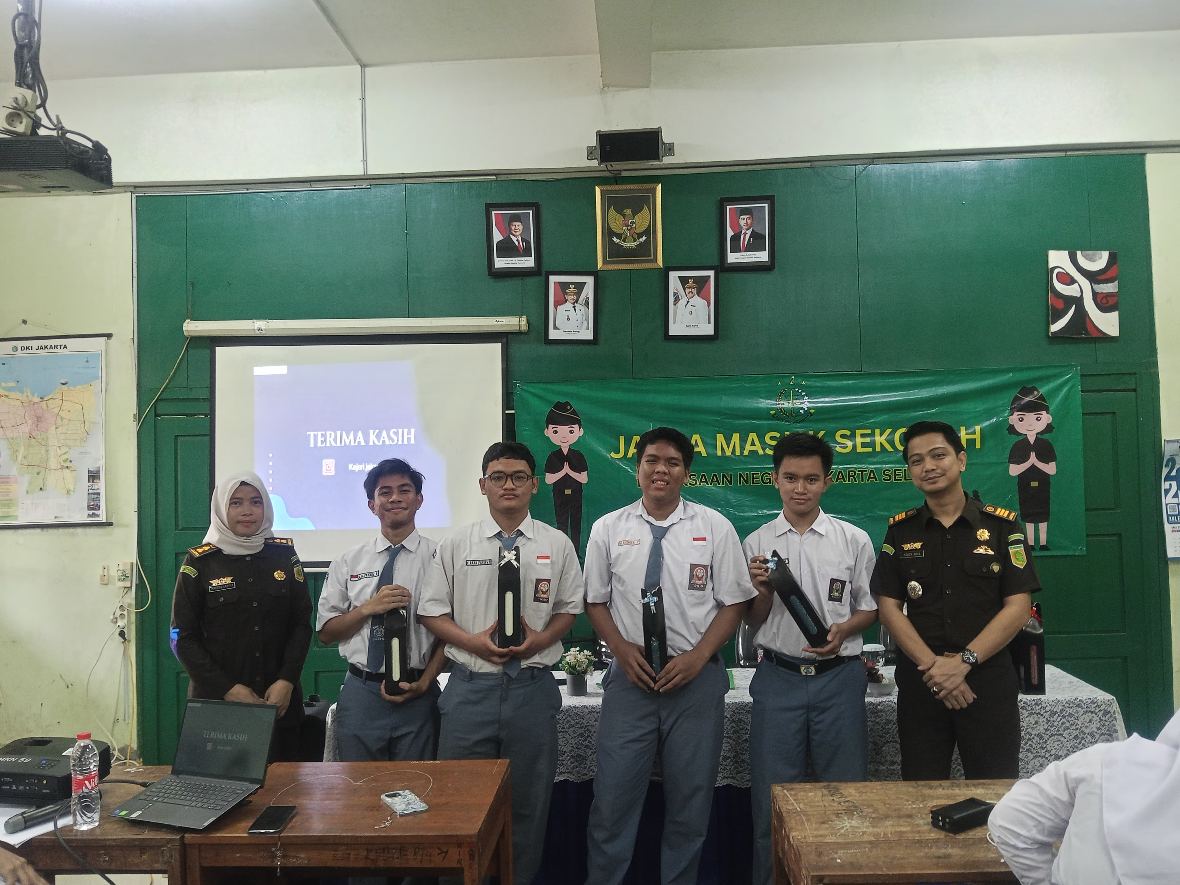 Gedung Sekolah SMA 11 CIMAHI